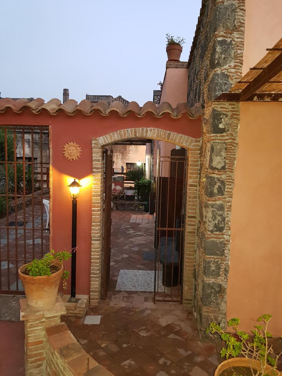 Villa Original Sicily House Santa Venerina Exterior foto